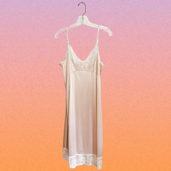 Vintage Vanity Fair Slip Lingerie Dress in Super soft pink - Picture 1 of 7